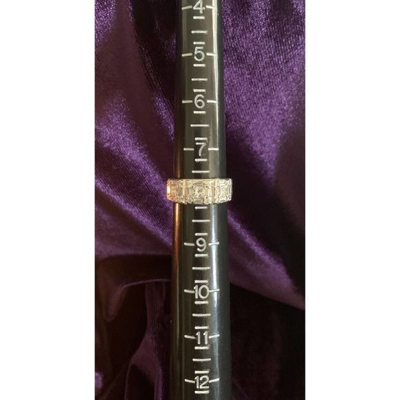 14K White Gold .9 TOTAL CARAT Princess Cut 3 Stone Diamond Ring Size 8 - Picture 6 of 6